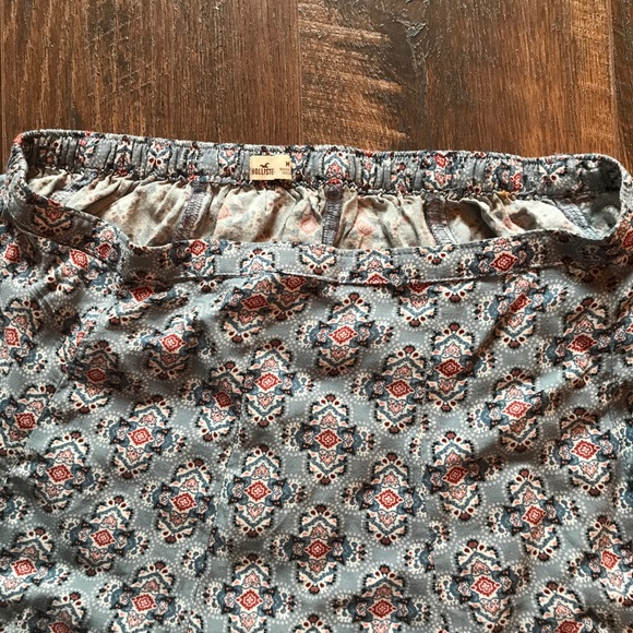 Hollister High Waisted Skirt - Picture 4 of 5